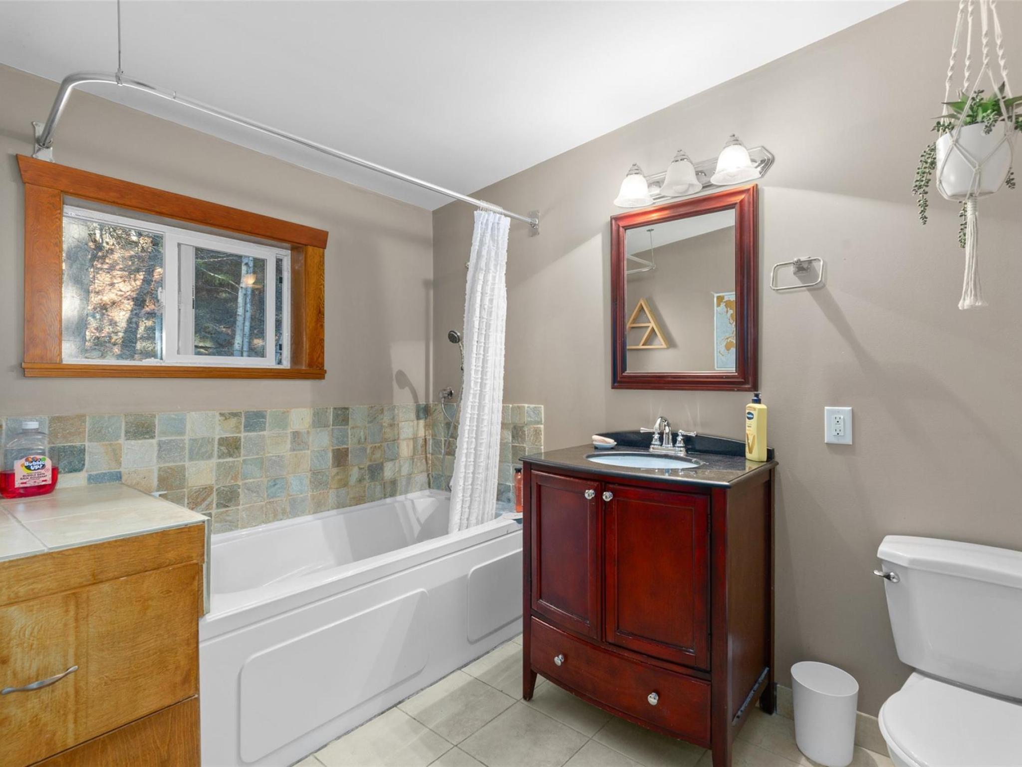 9245 Pemberton Portage Road image 15