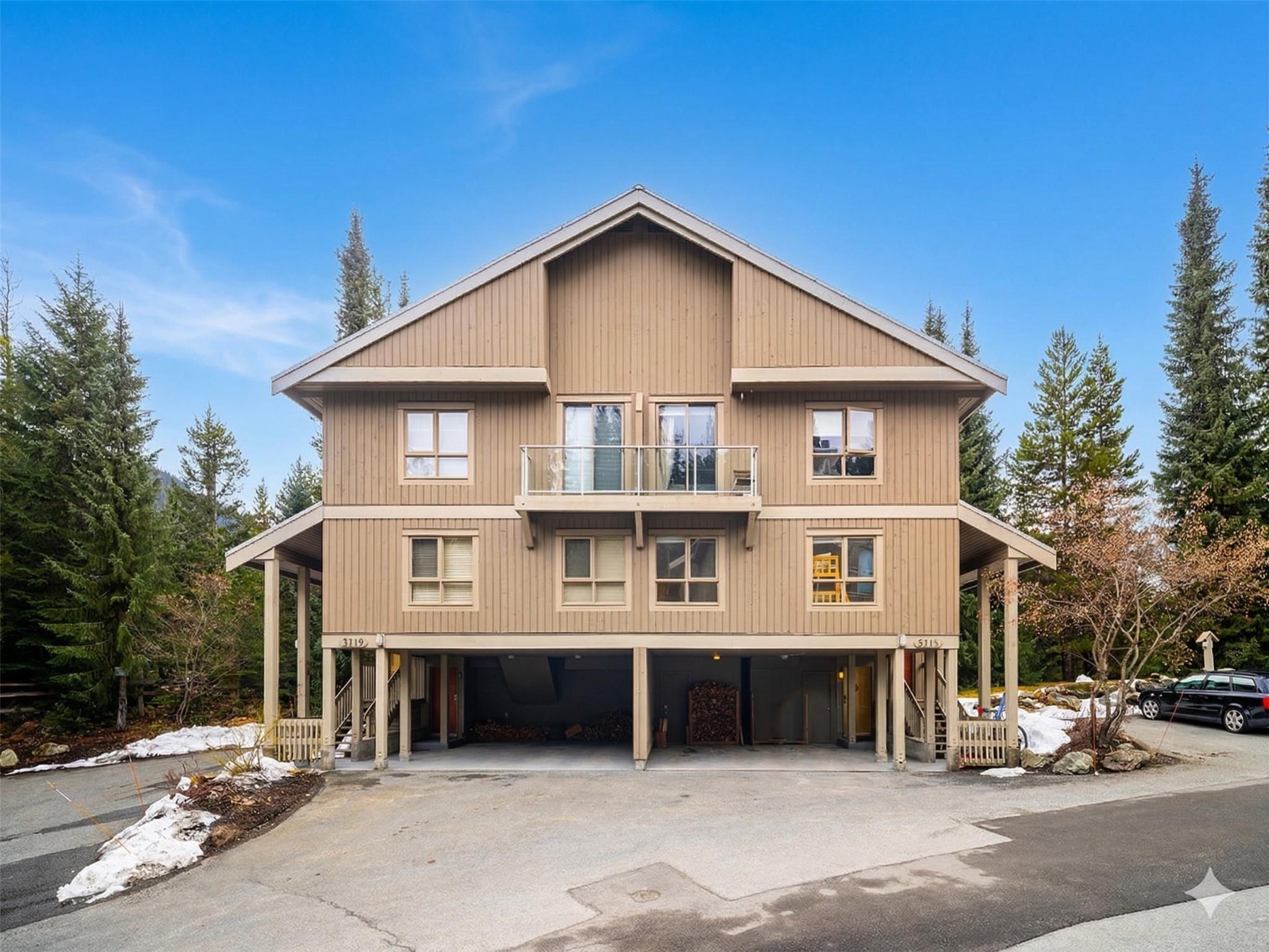 3114 St. Moritz Crescent
