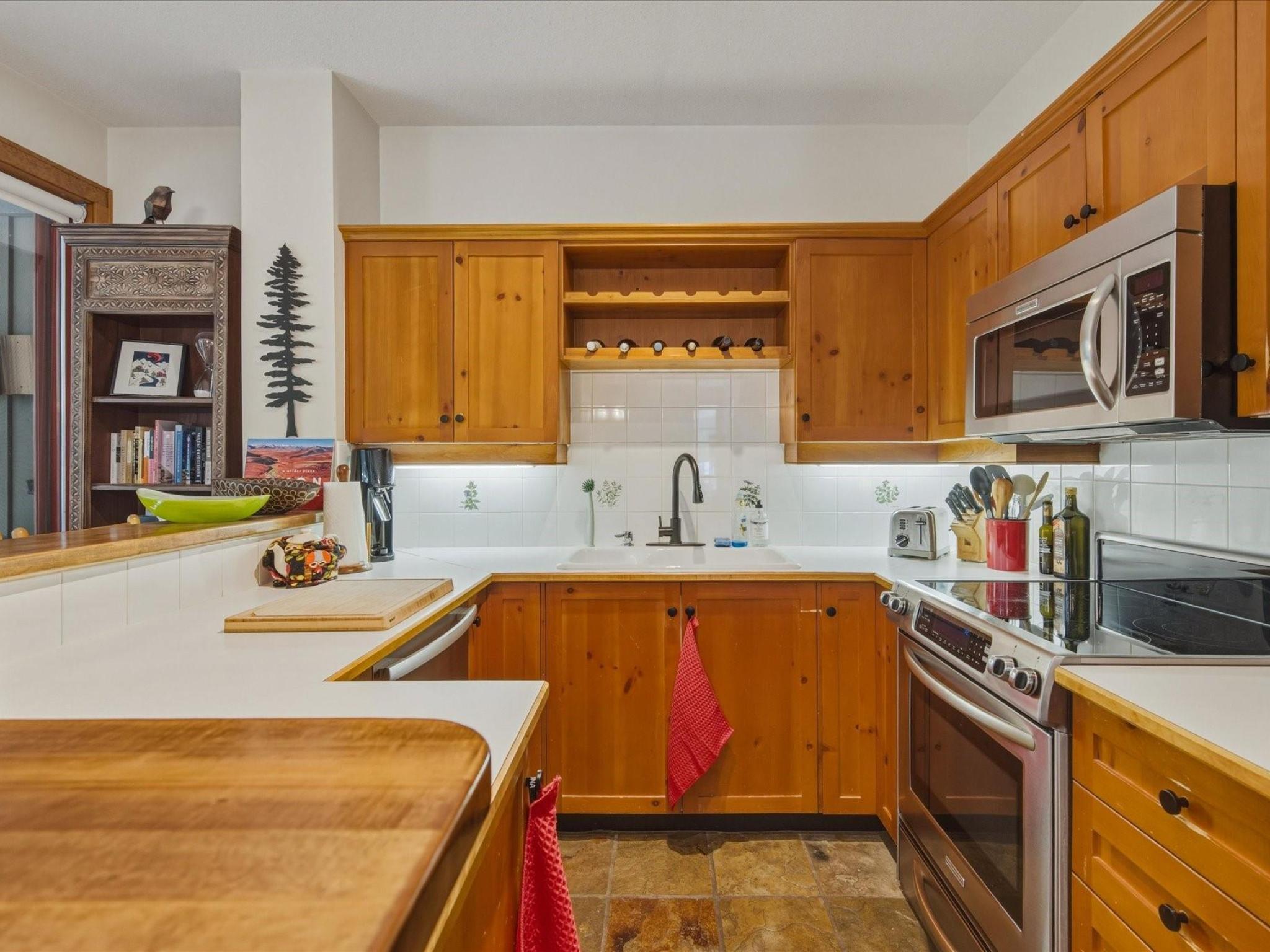 1-4652 Blackcomb Way image 11