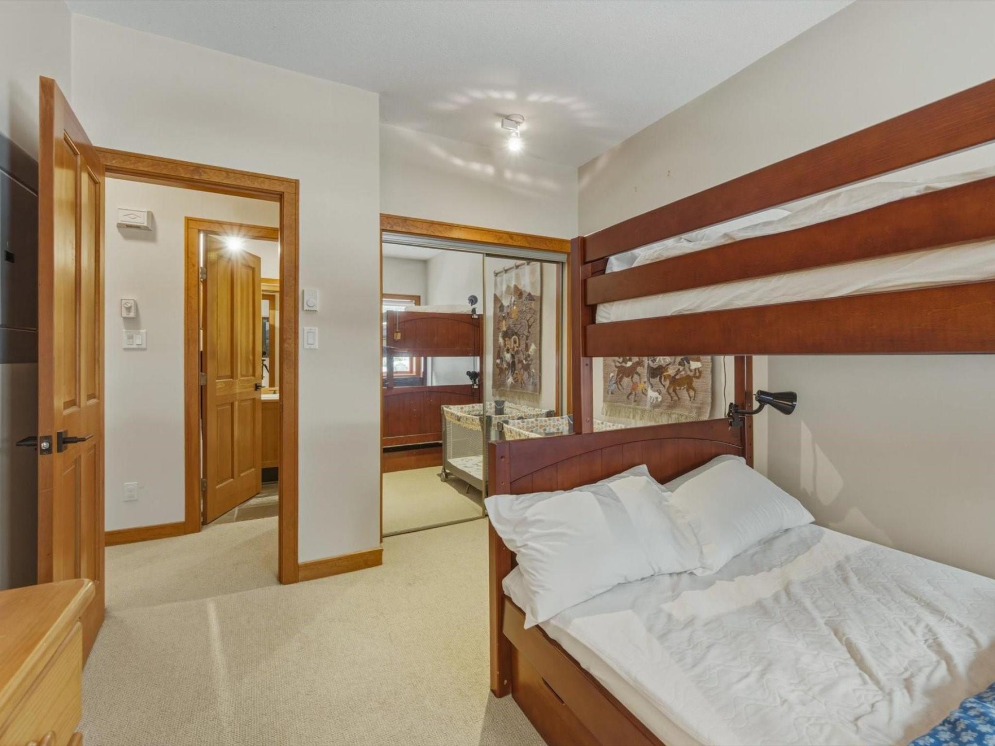 1-4652 Blackcomb Way image 19