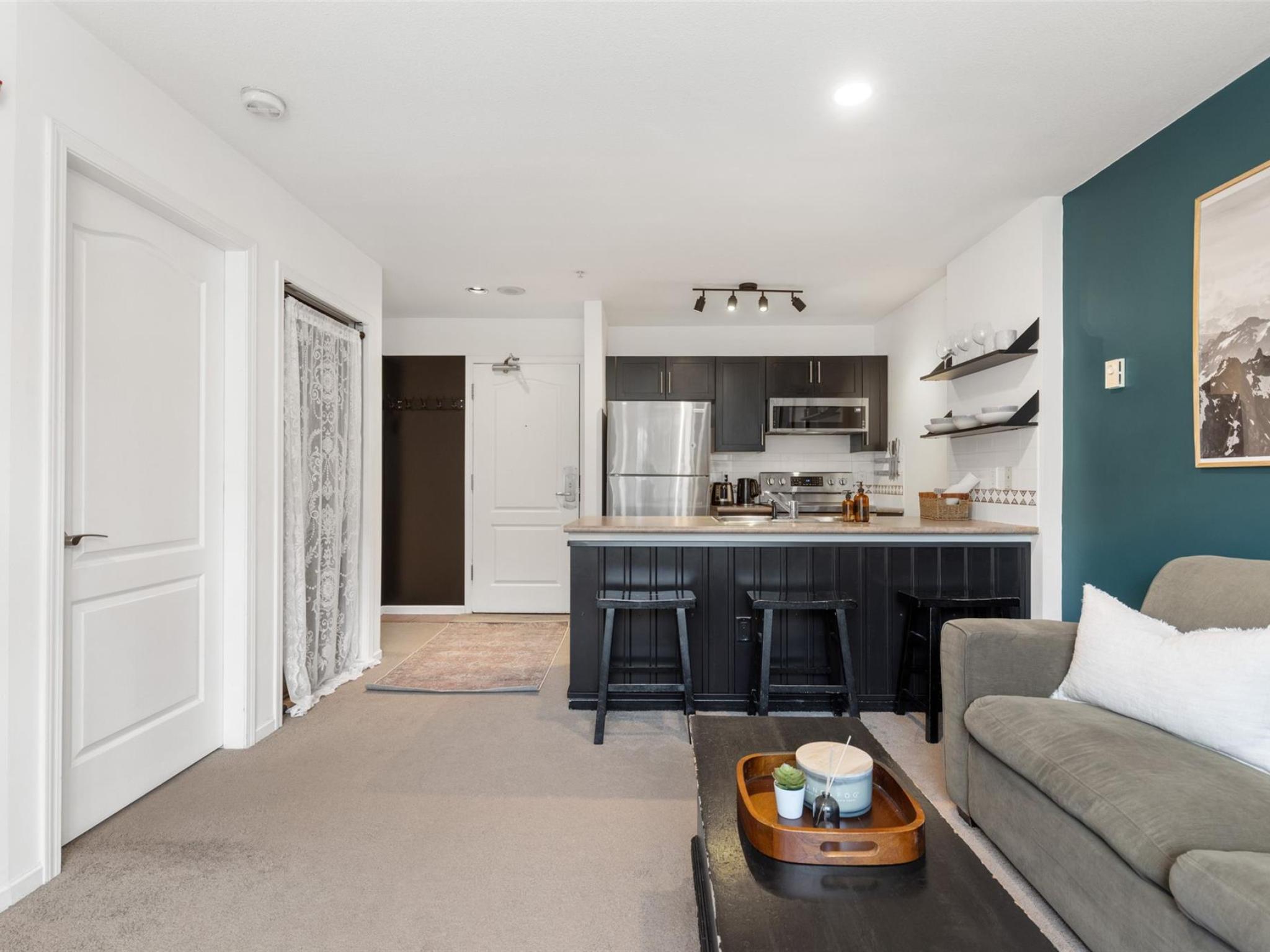 407-4314 Main Street