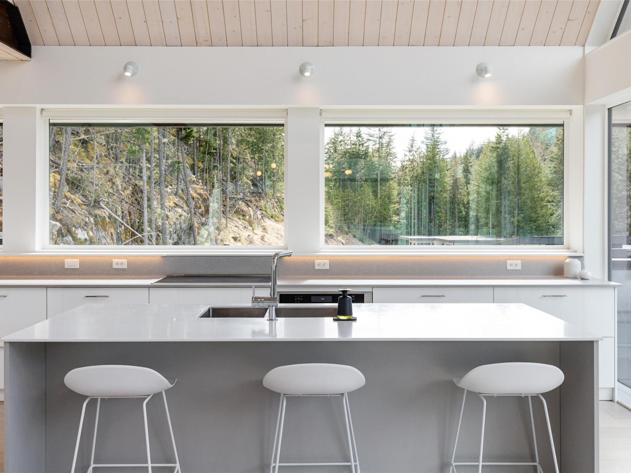 9111 Riverside Drive