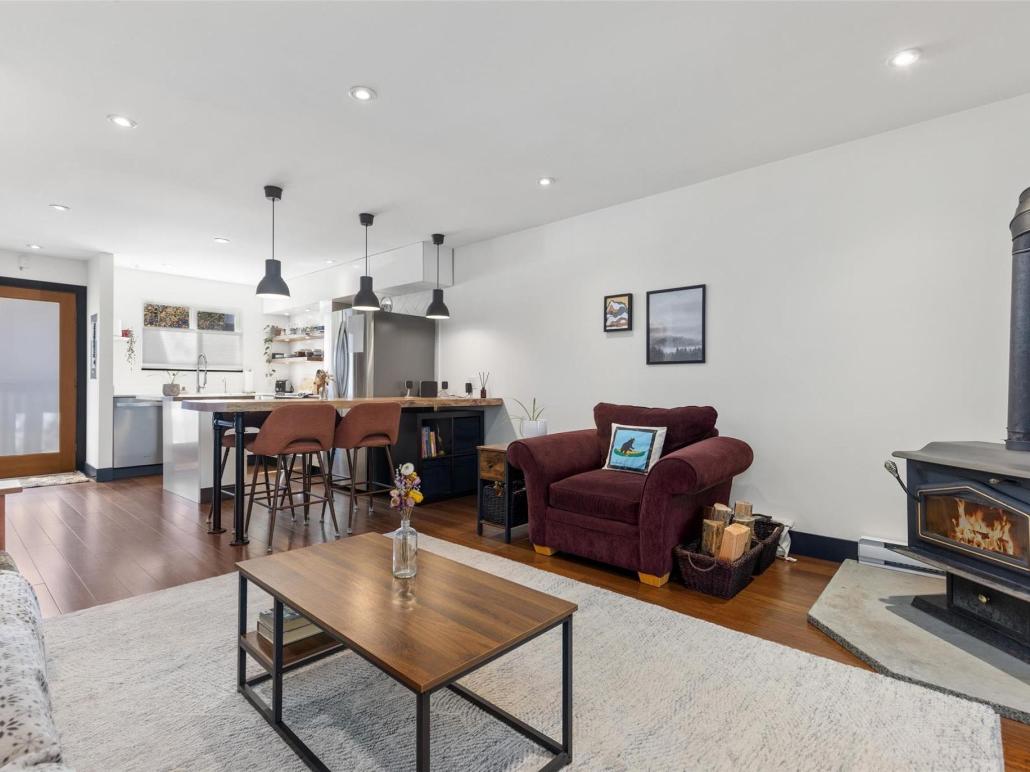 3-1470 Laurel Street