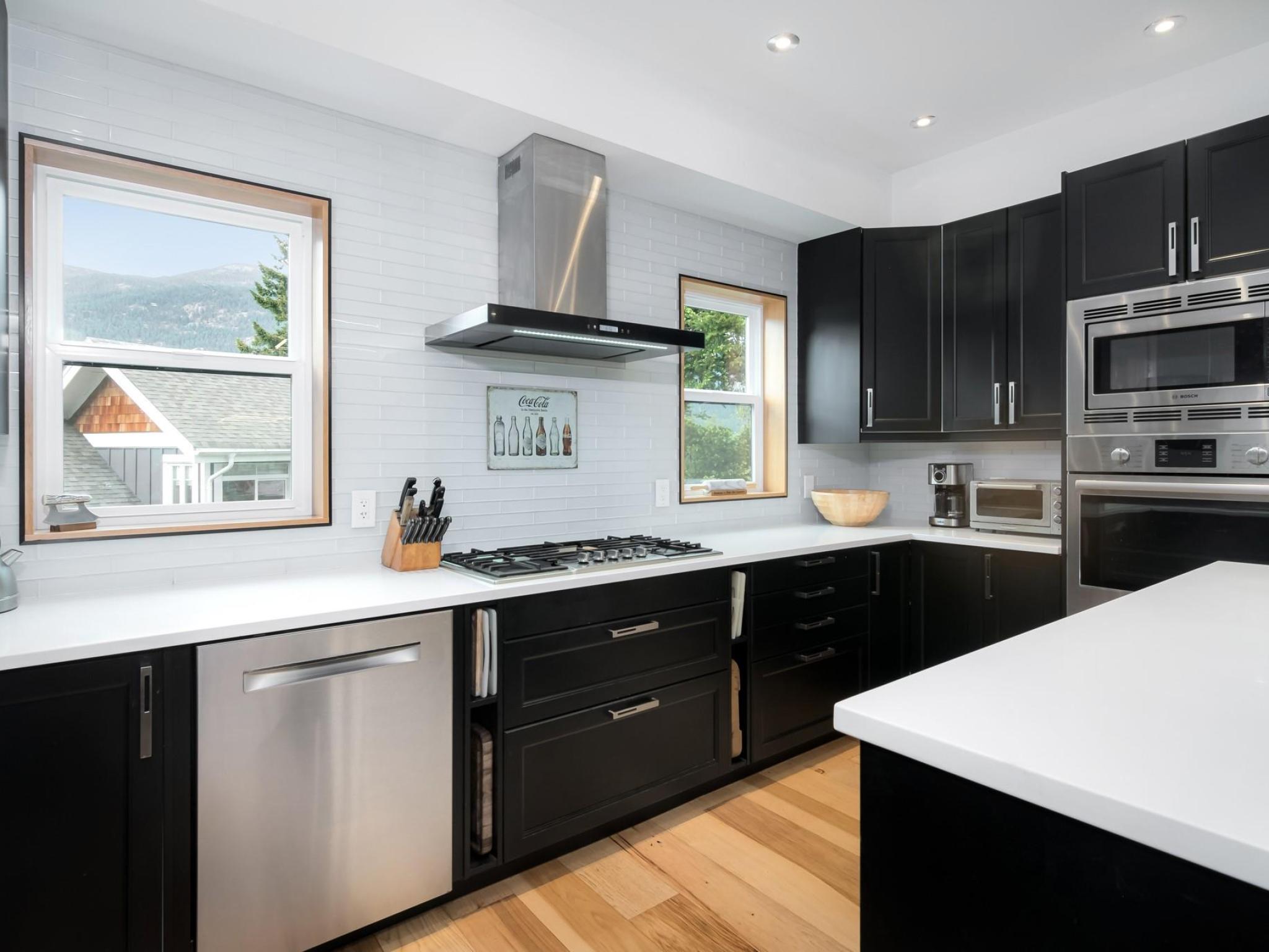 7456 Dogwood Street image 5