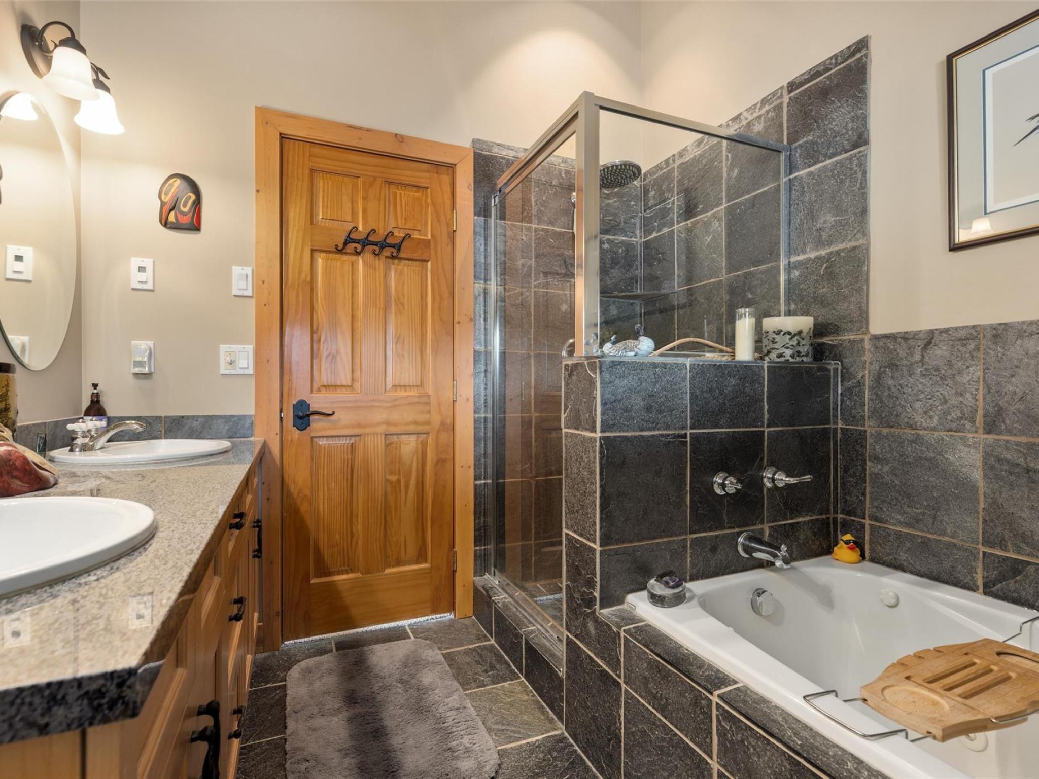 7270 Spruce Grove Circle image 23