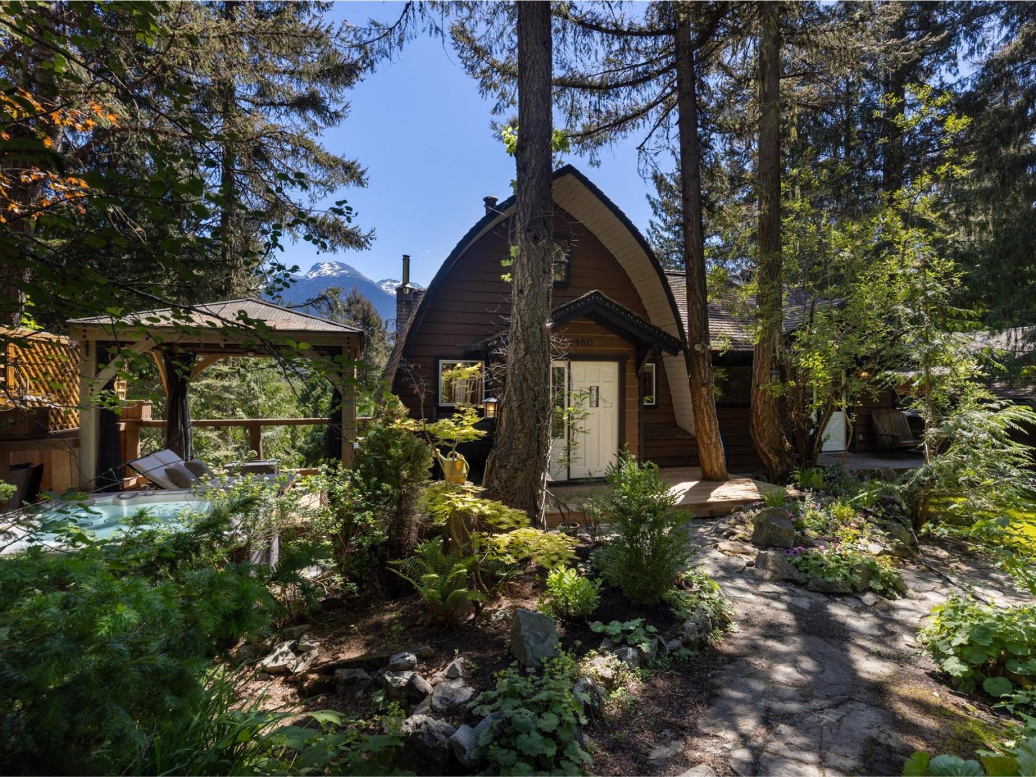 9480 Emerald Drive