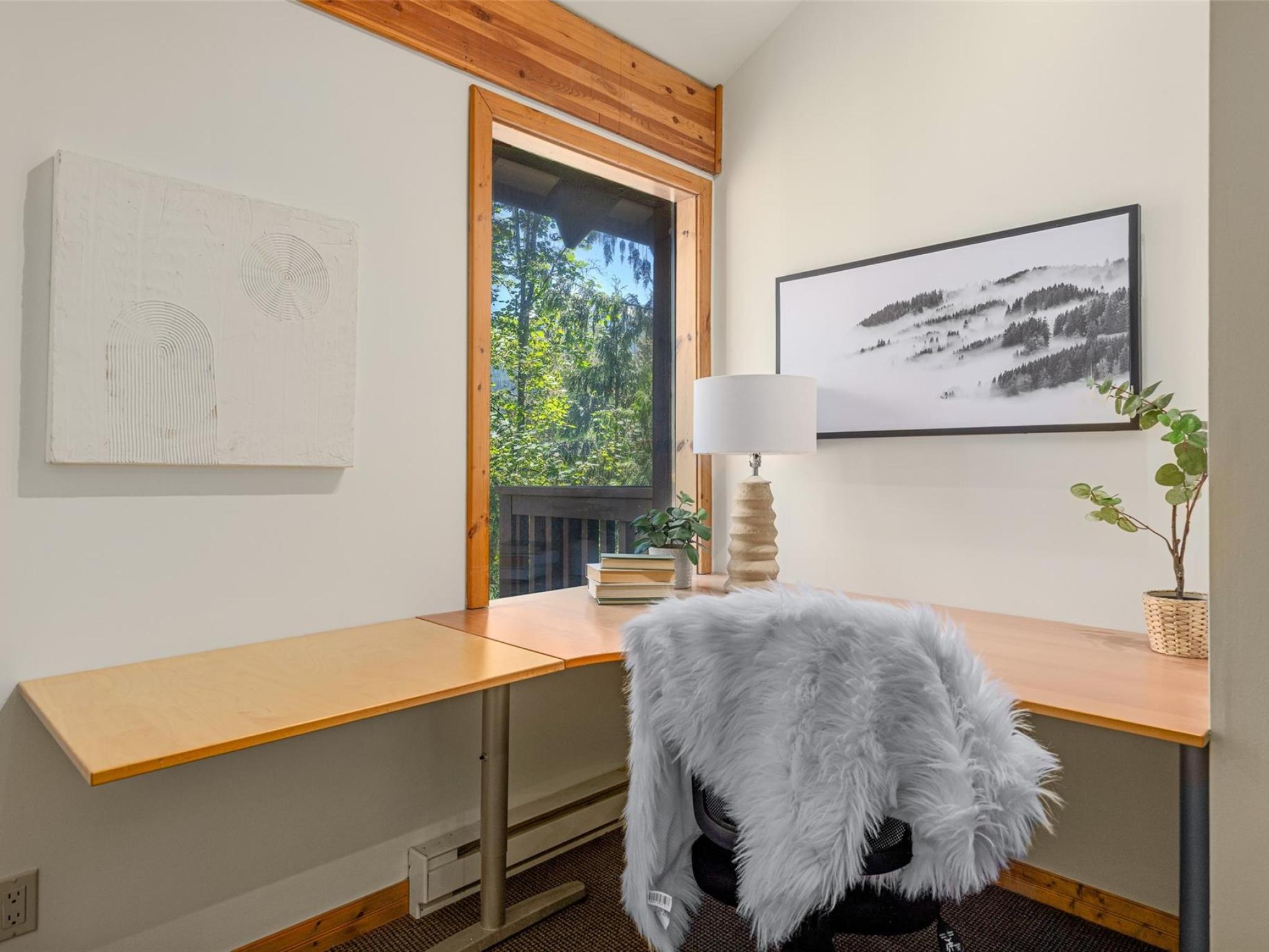 9480 Emerald Drive image 12