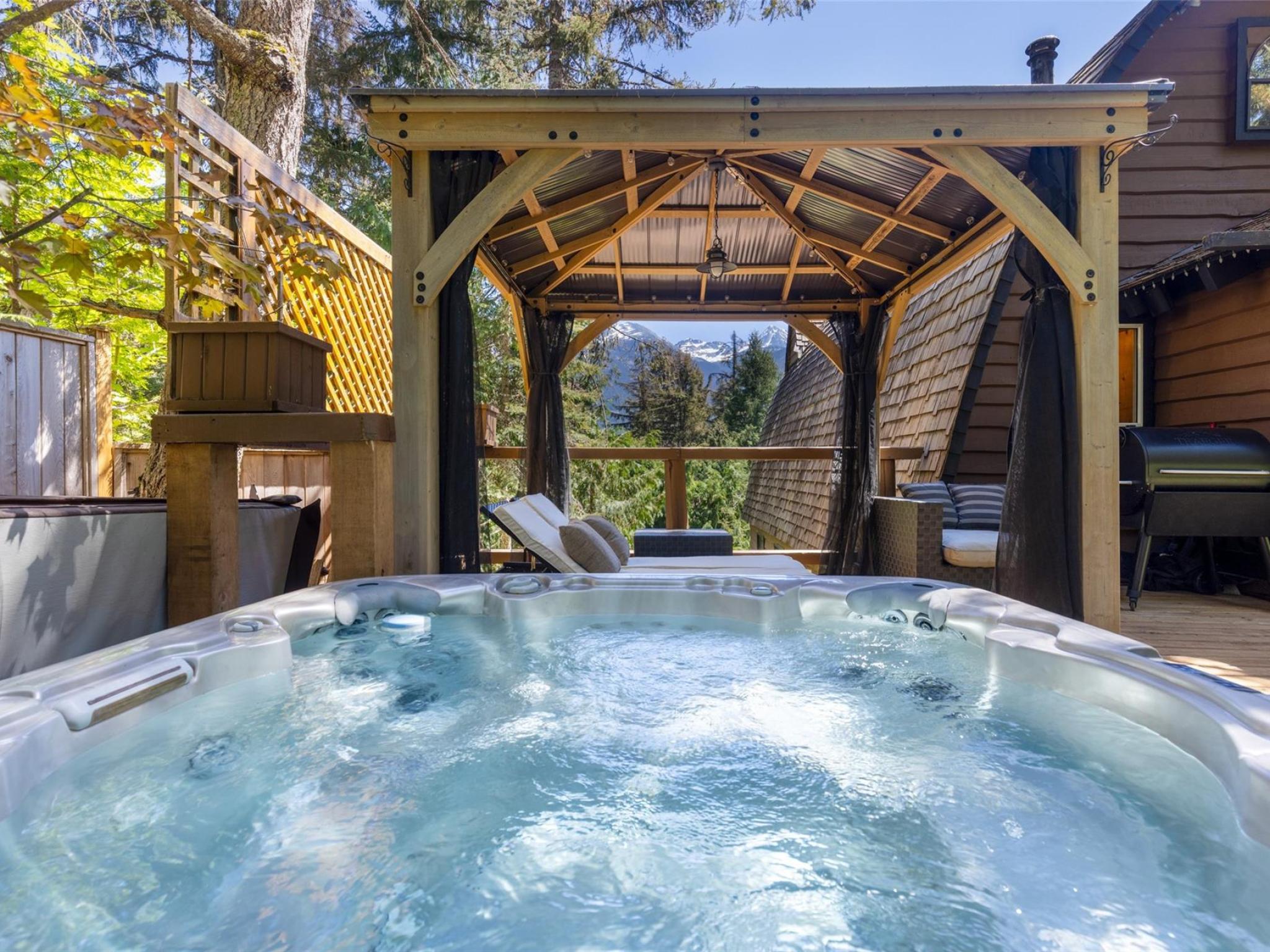 9480 Emerald Drive image 23