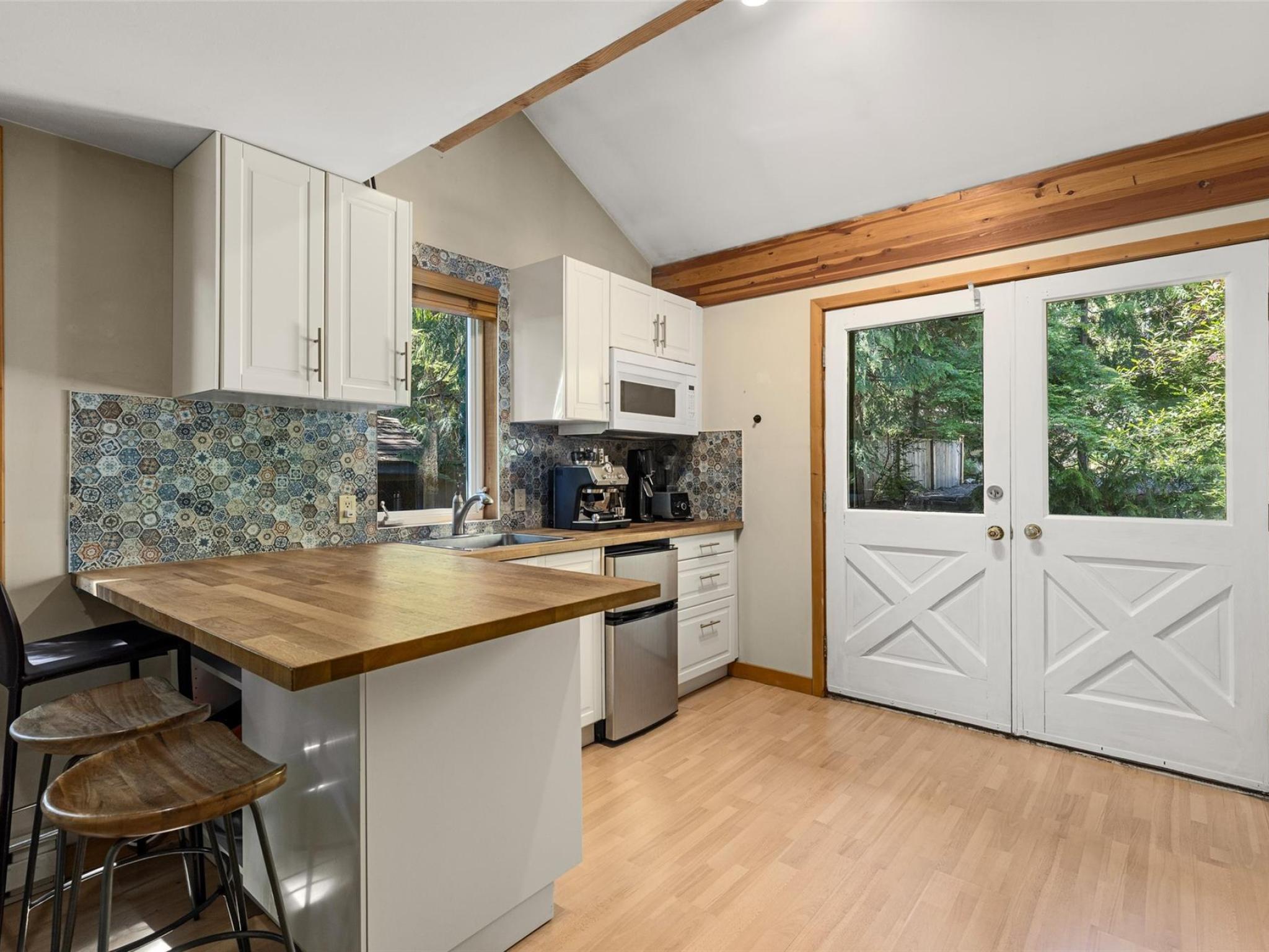 9480 Emerald Drive image 26