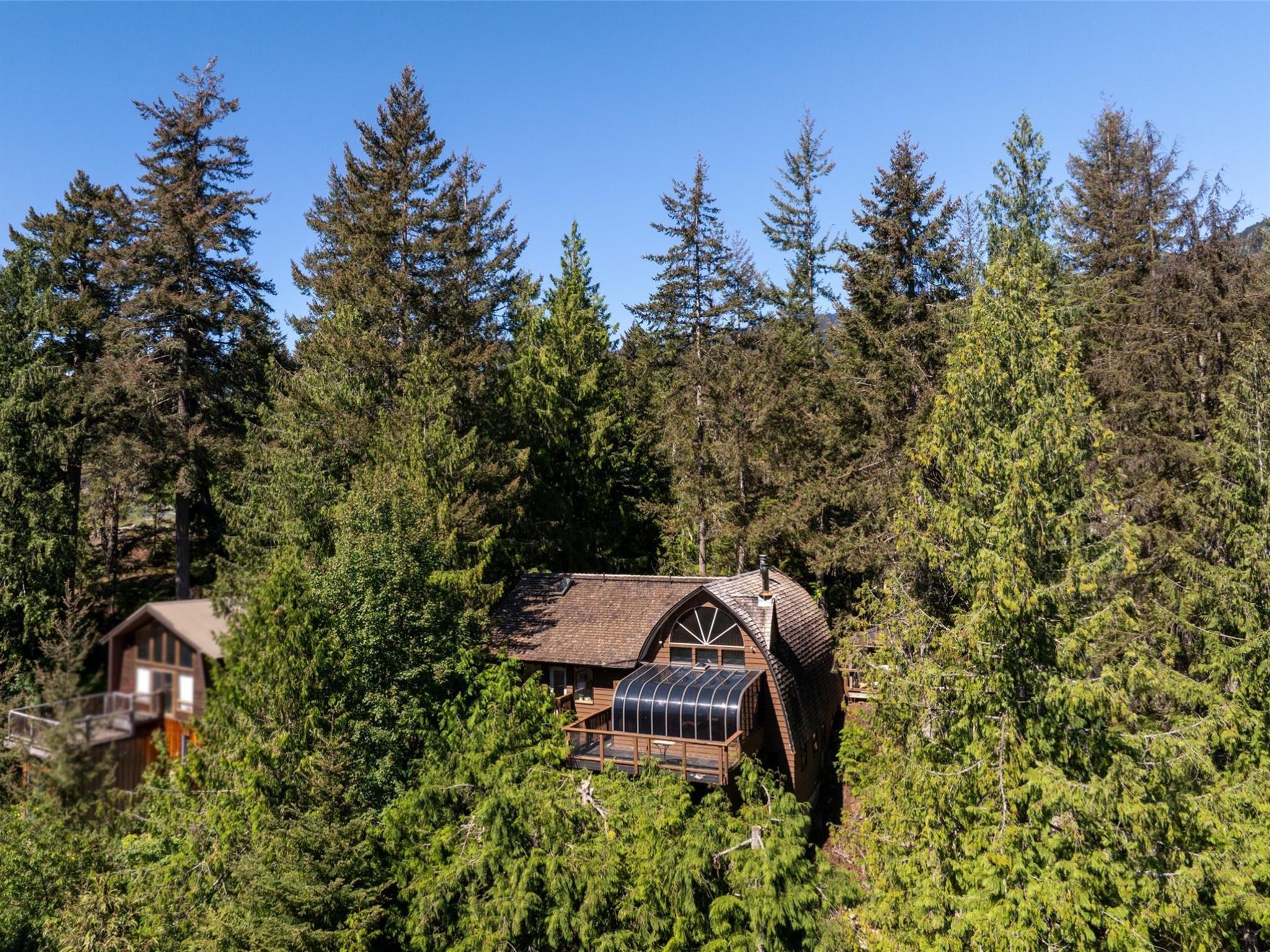9480 Emerald Drive image 29
