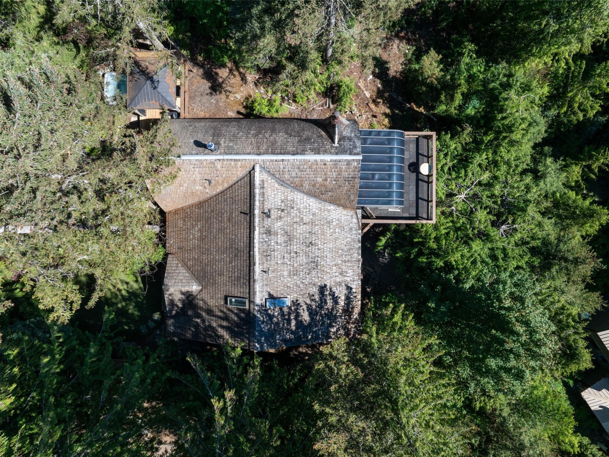 9480 Emerald Drive image 32