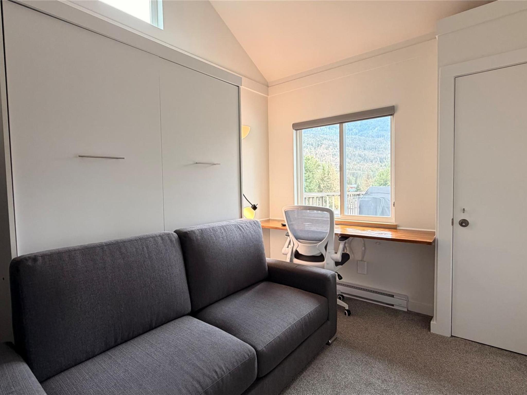 5-2138 Sarajevo Drive image 1