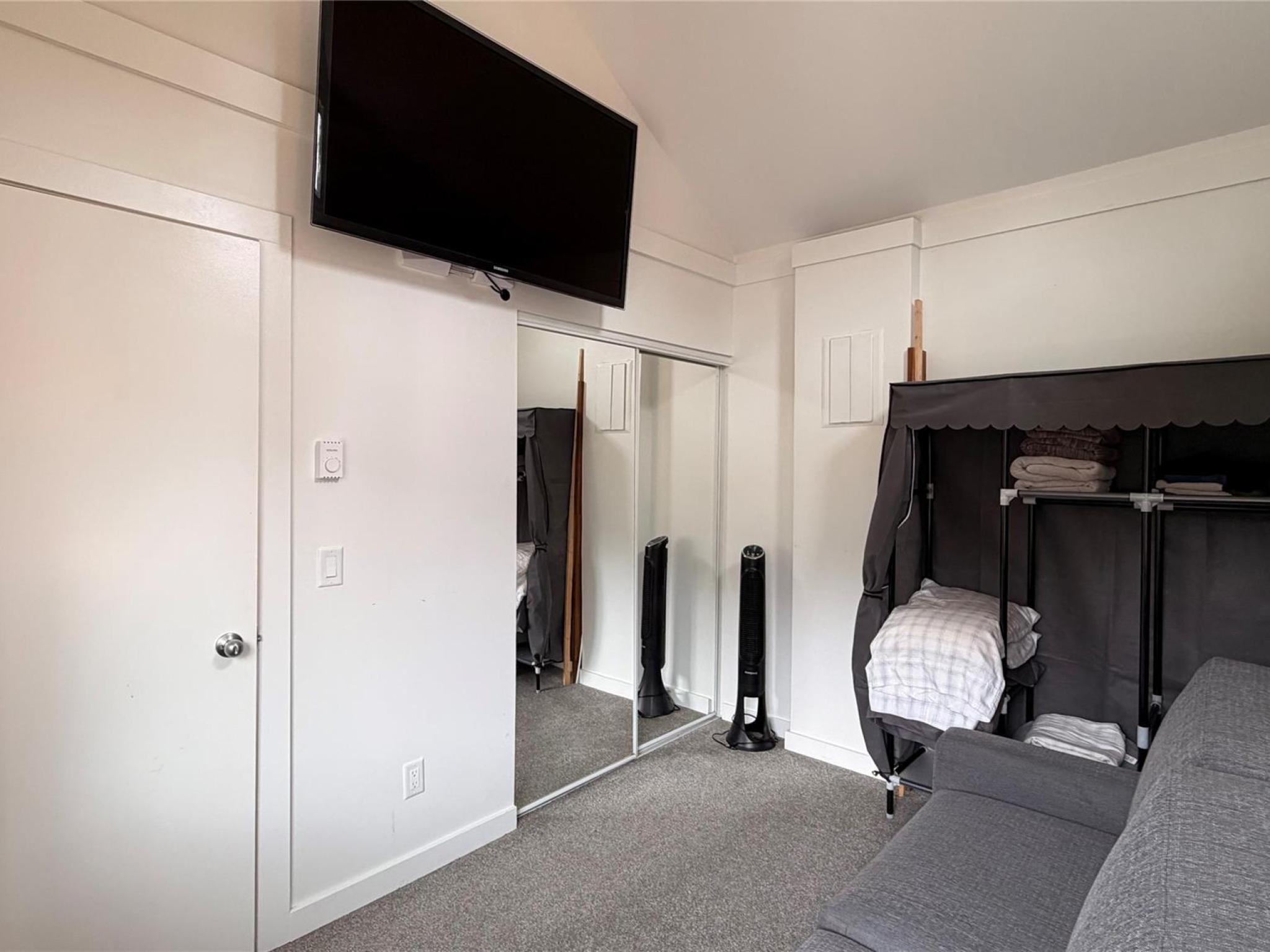5-2138 Sarajevo Drive image 2