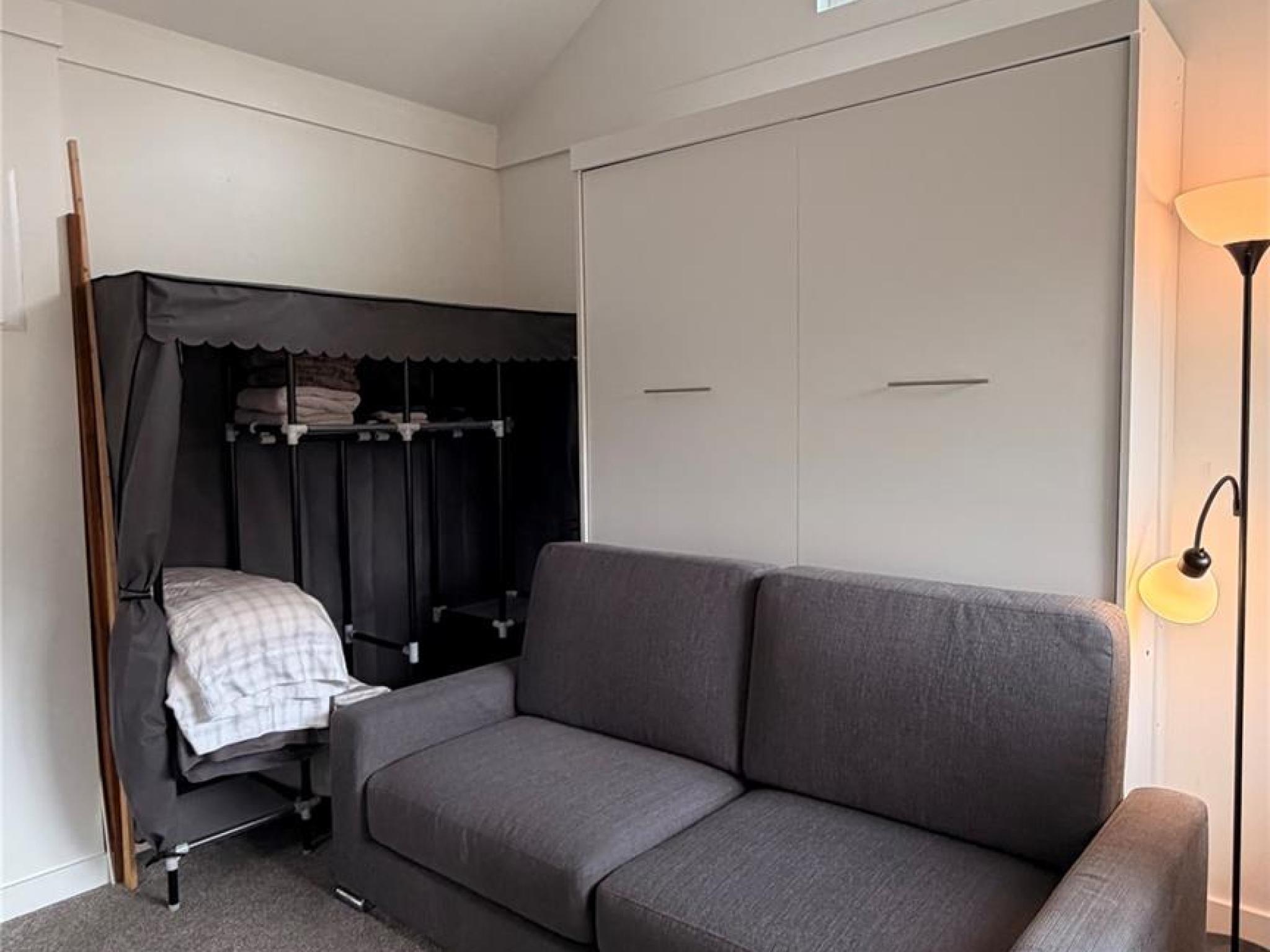 5-2138 Sarajevo Drive image 3
