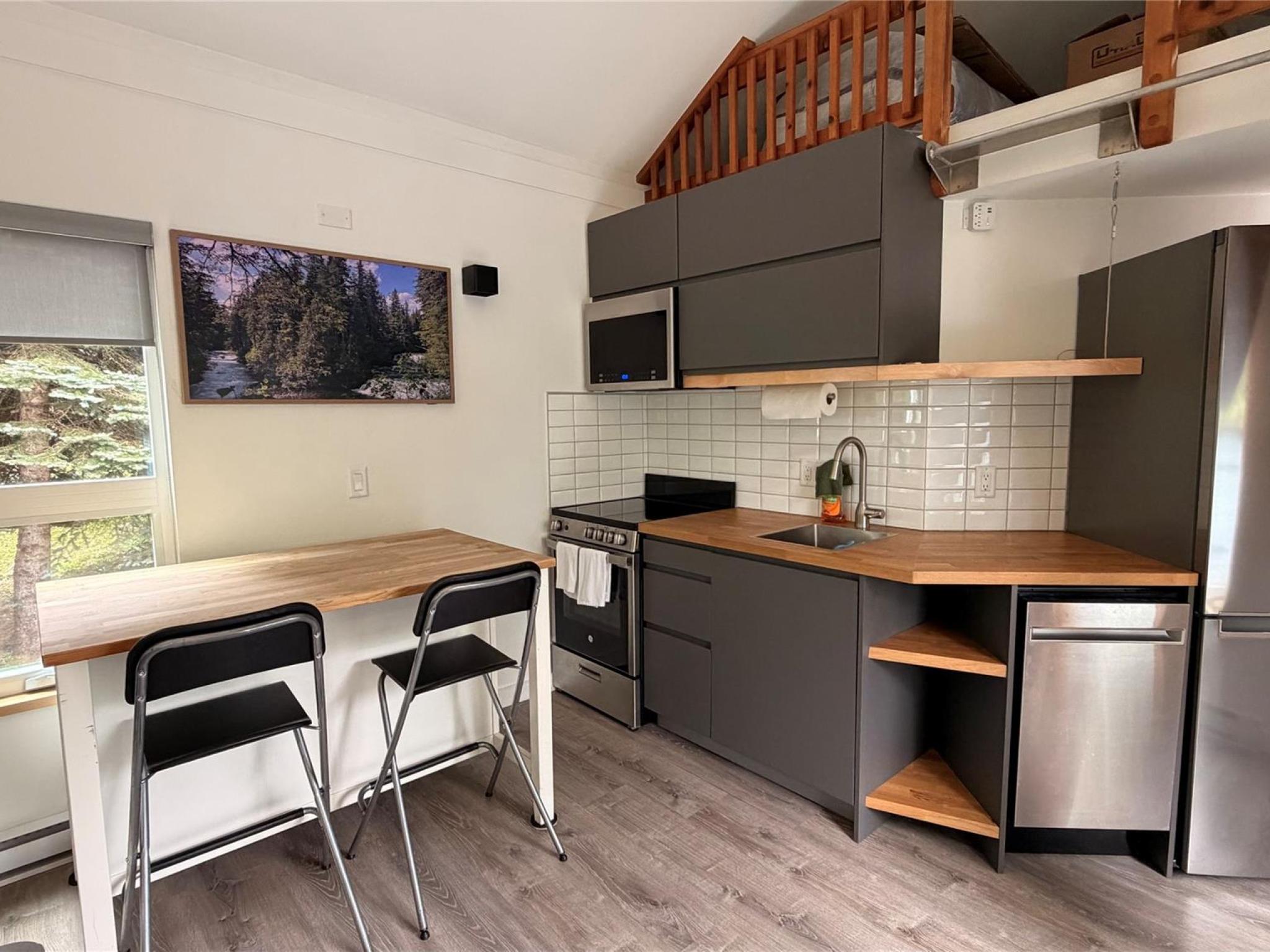 5-2138 Sarajevo Drive image 4