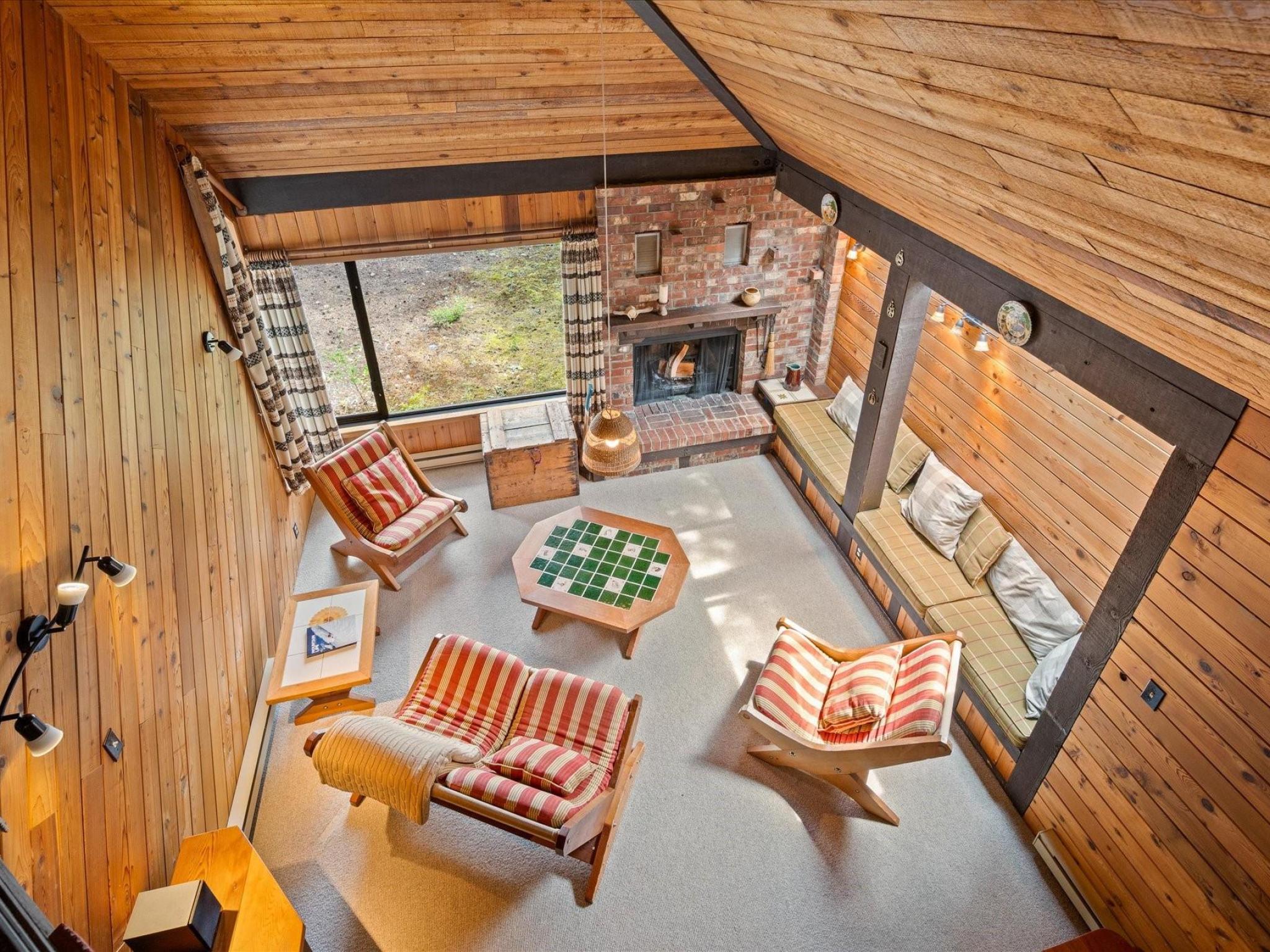 9230 Pinetree Place image 22
