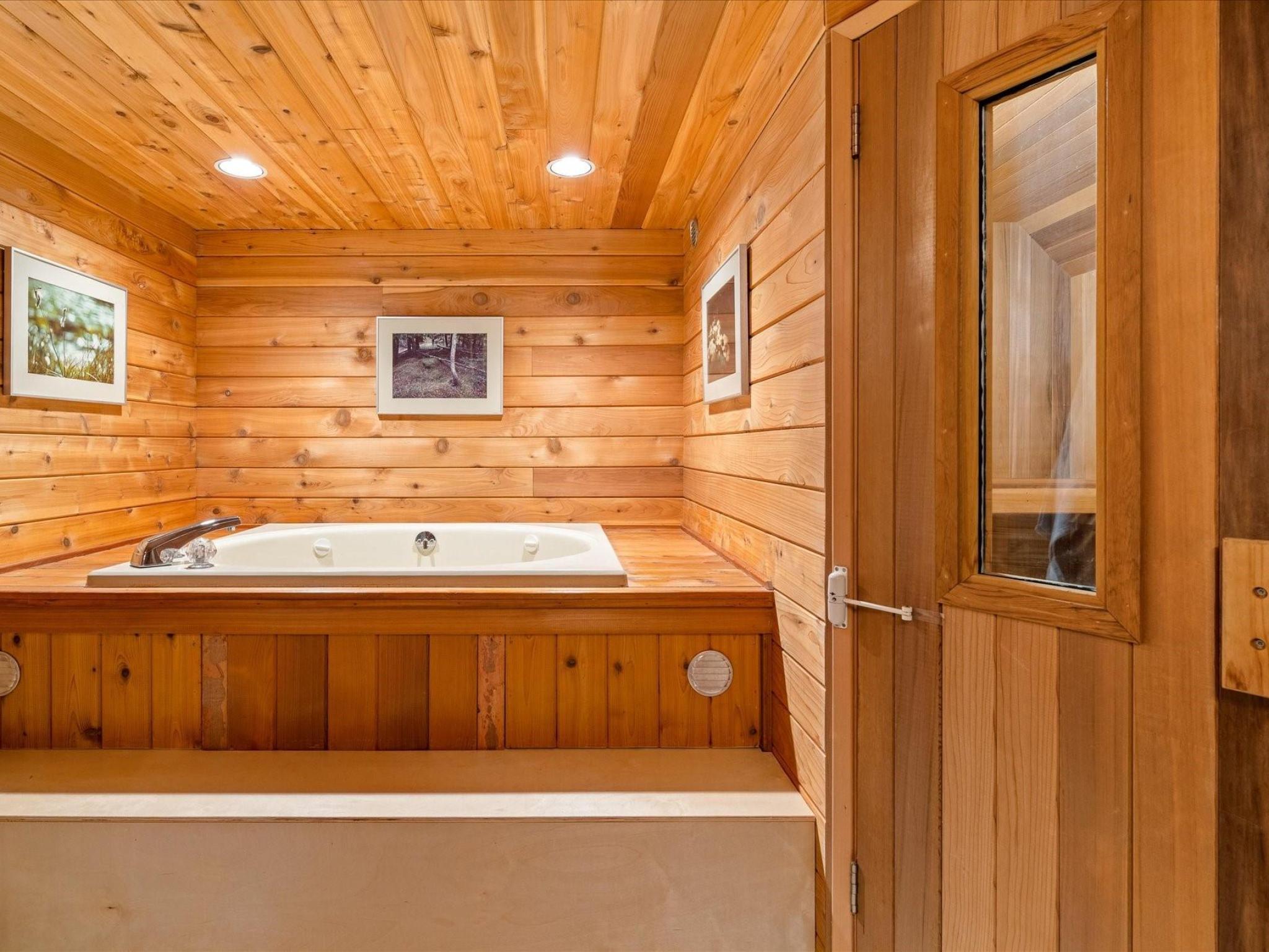 9230 Pinetree Place image 26
