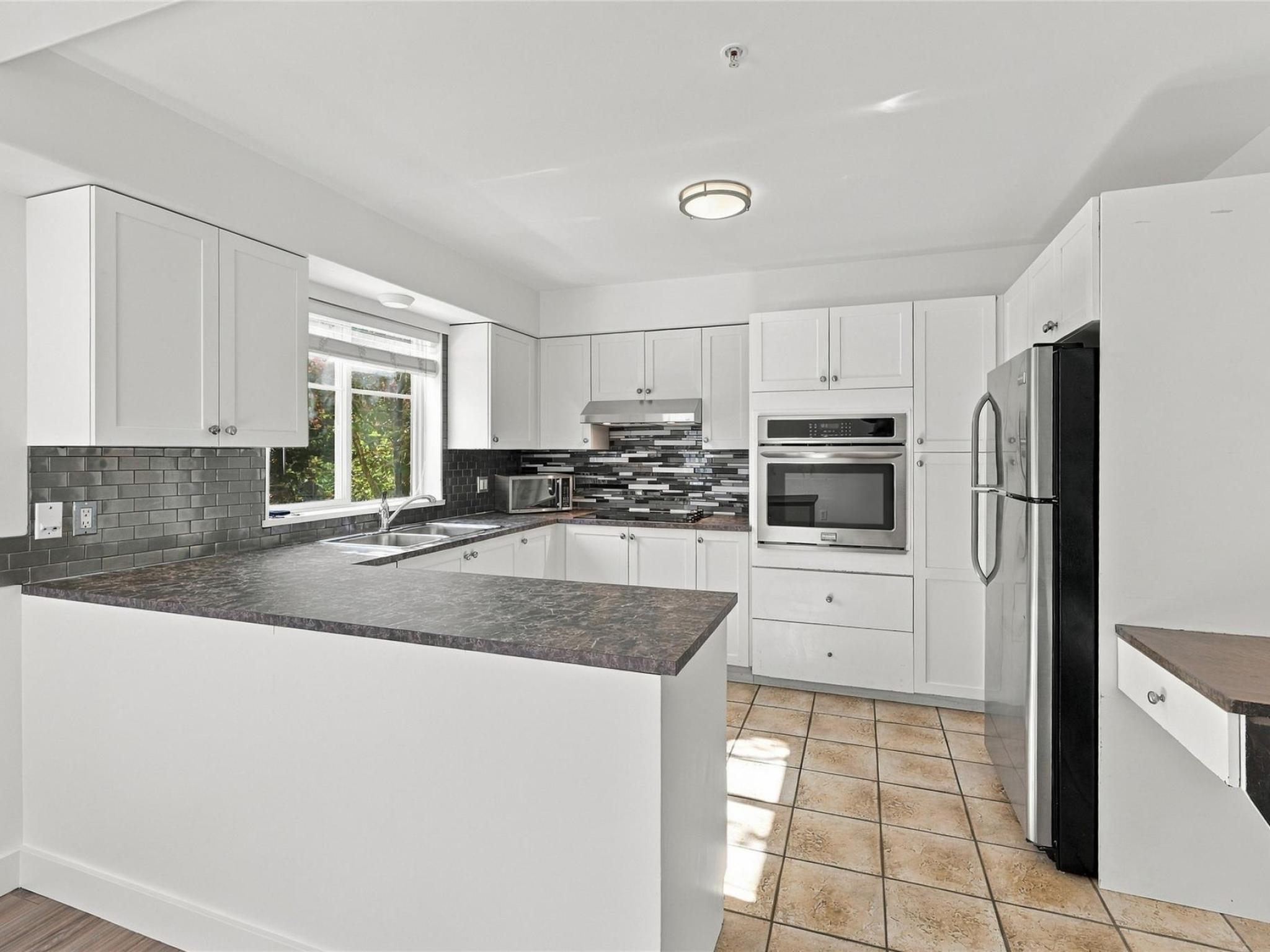 2-1449 Vine Road image 11