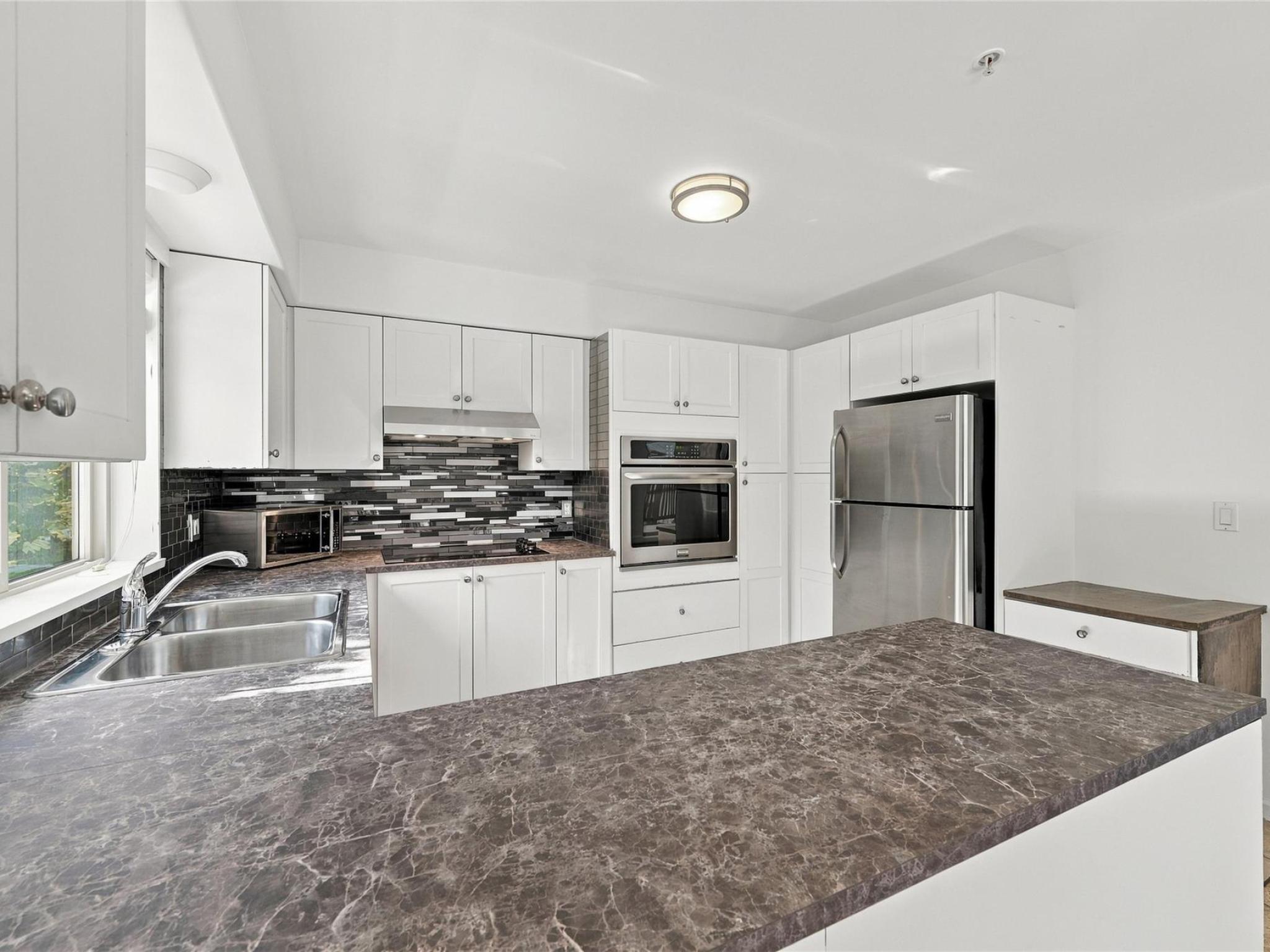 2-1449 Vine Road image 12