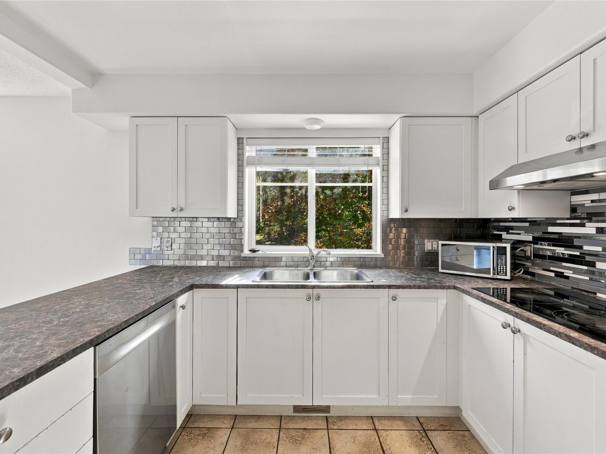 2-1449 Vine Road image 13