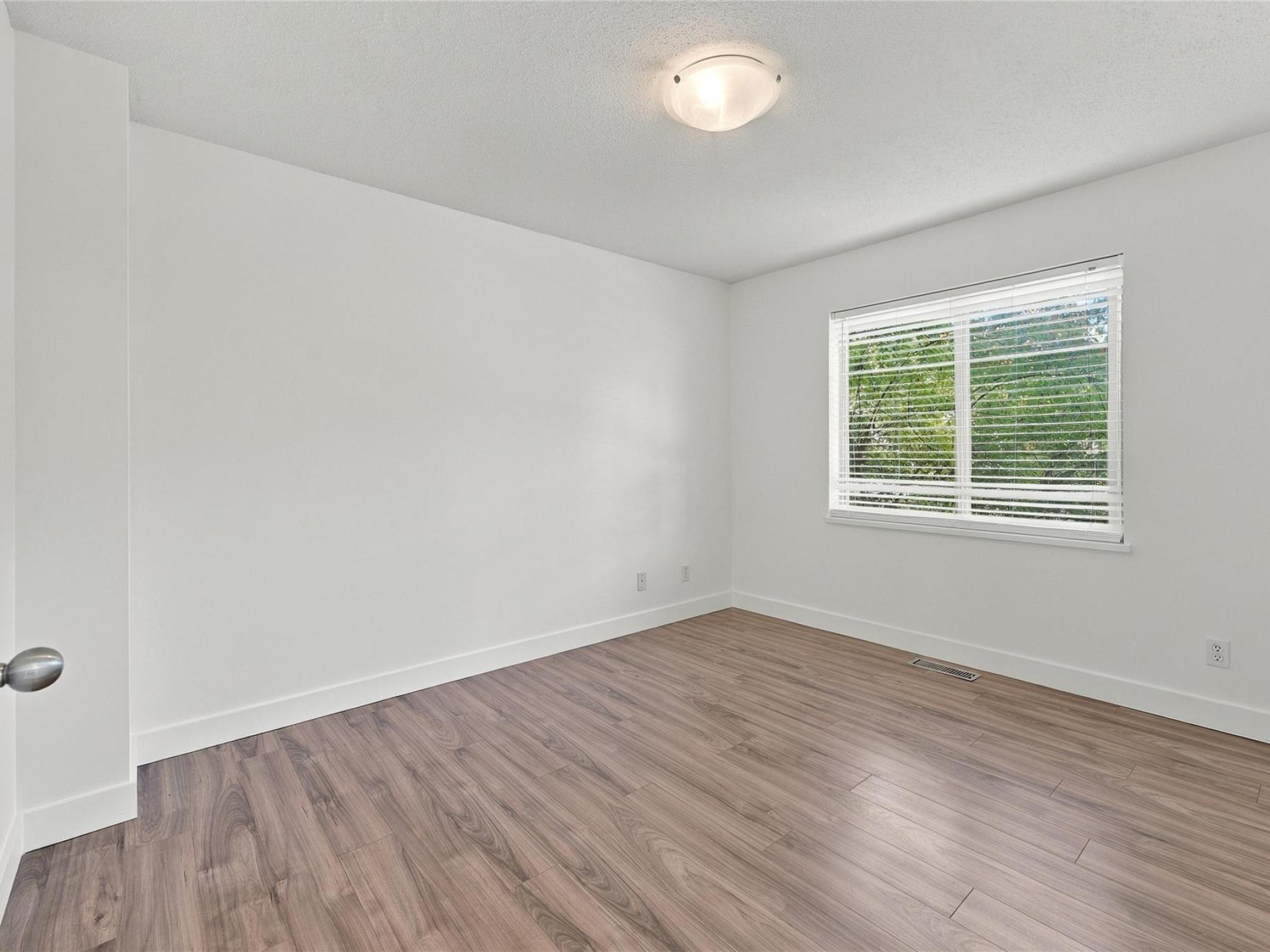2-1449 Vine Road image 14