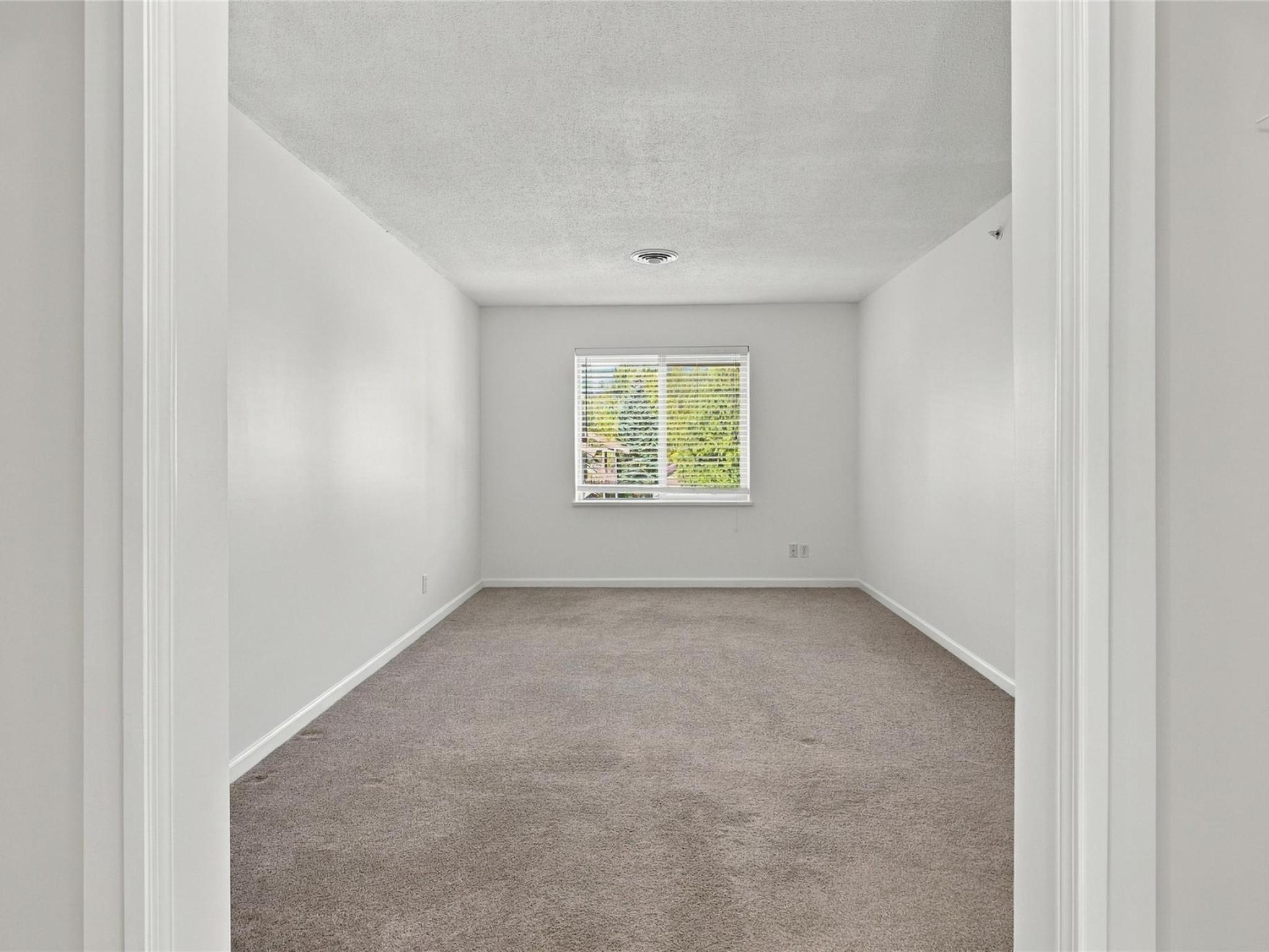 2-1449 Vine Road image 20