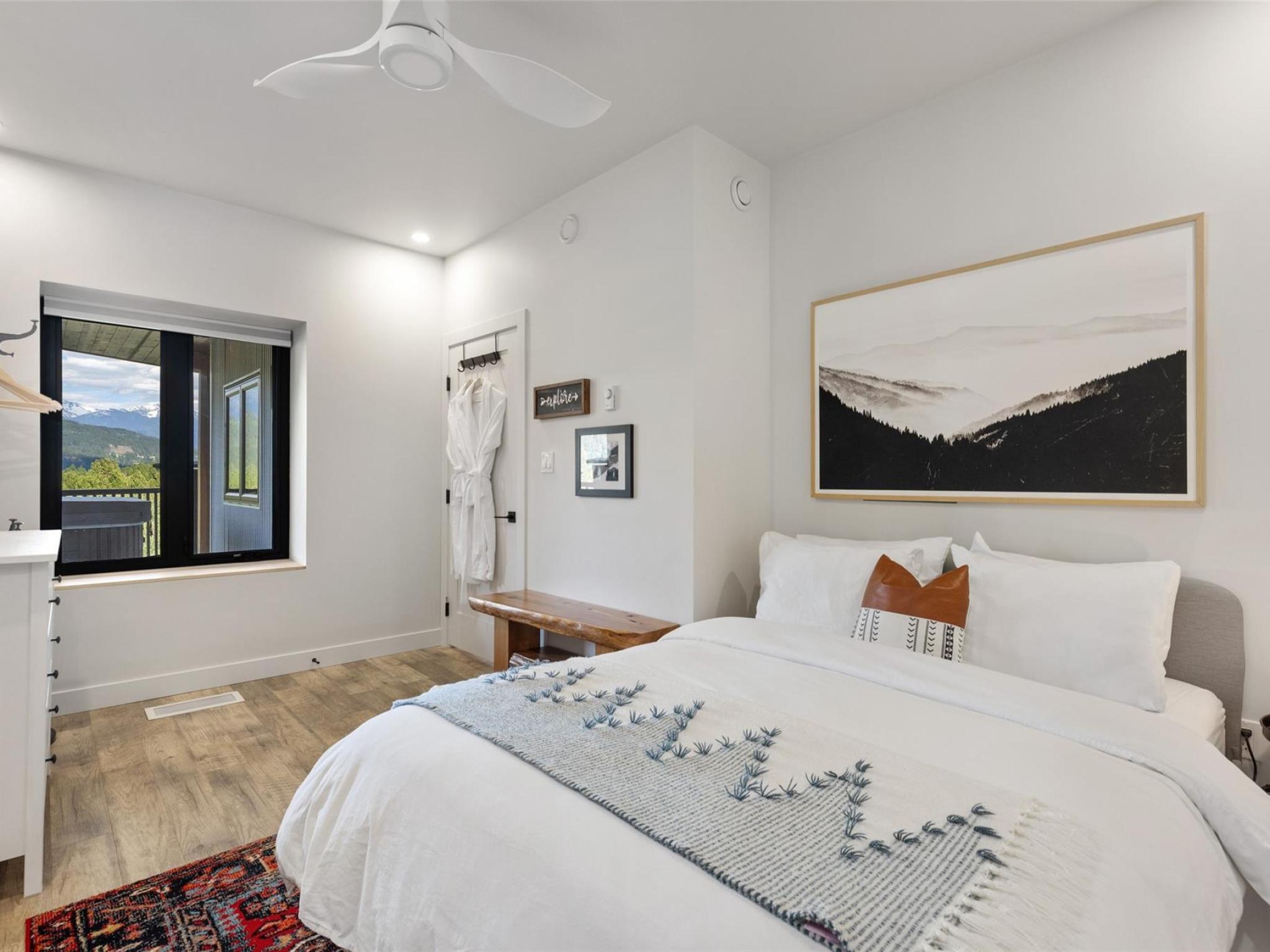 1305 Eagle Drive image 37